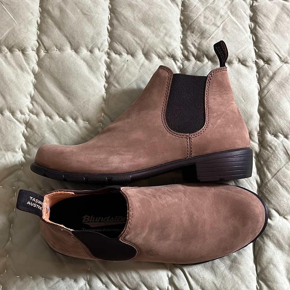 Low Rise Blundstone Boots